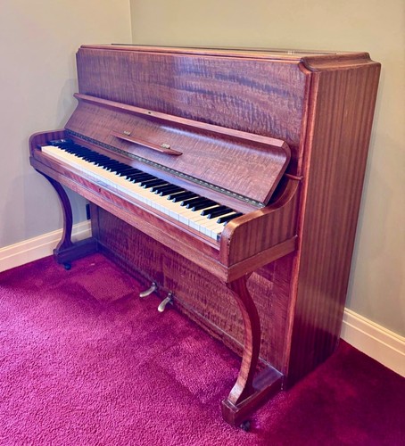 Lovely upright piano - upright,