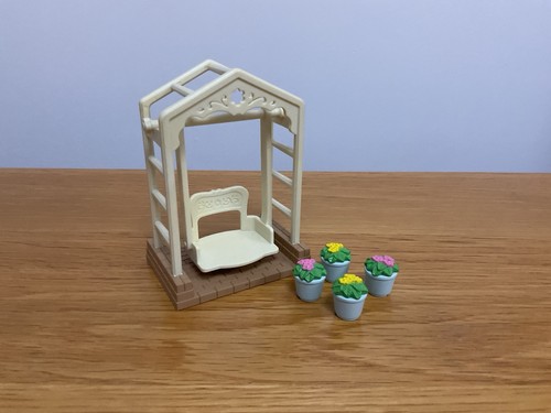 Sylvanian families garden - families,