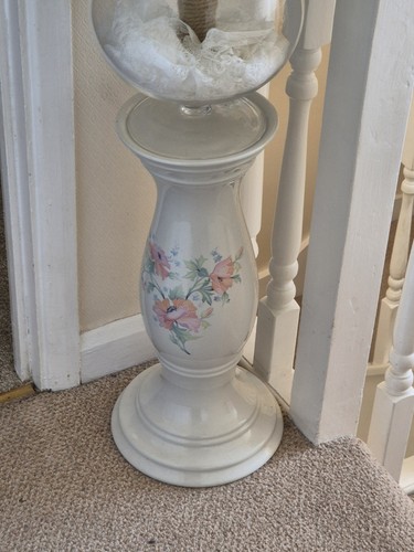 Lovely white jardiniere plant - white,