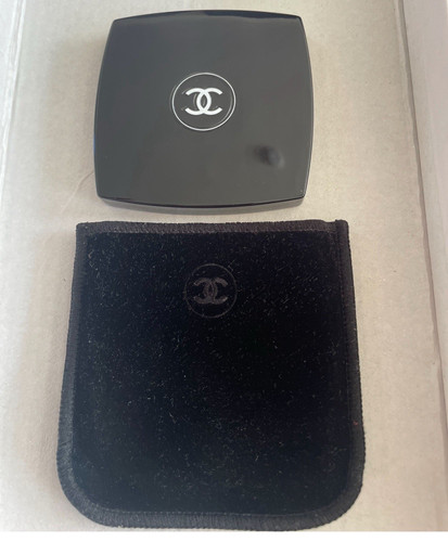 Chanel black compact folding - chanel,