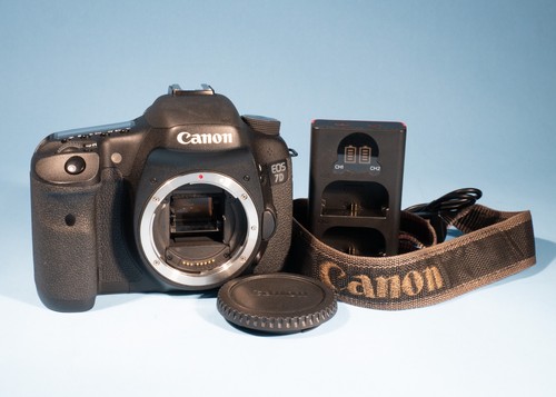 Canon eos dslr 18mp - eos, digital