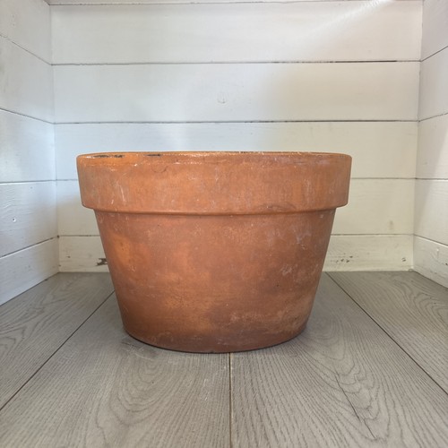 Large vintage terracotta pot - large,
