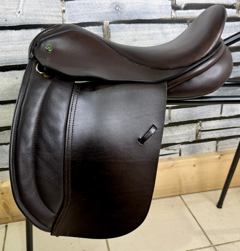 Wide manor english pony - wide,