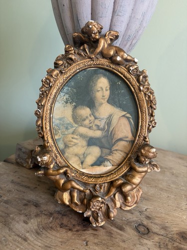 Small dainty brown - , gilt