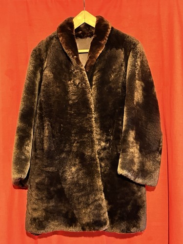 Vintage glossy dark - , brown