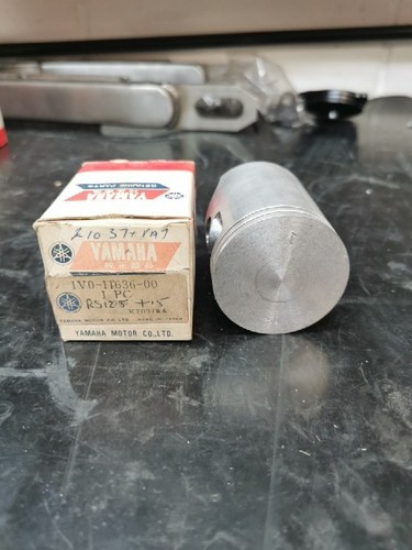 Genuine yamaha rs125 piston - genuine,