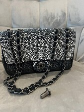 CHANEL Tricolour faux pearl