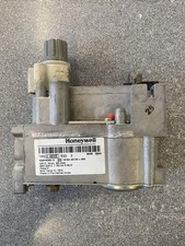 HONEYWELL - 111073 - PROPANE GAS VALVE IDEAL  V4600E  1032 GENUINE PART - NEW