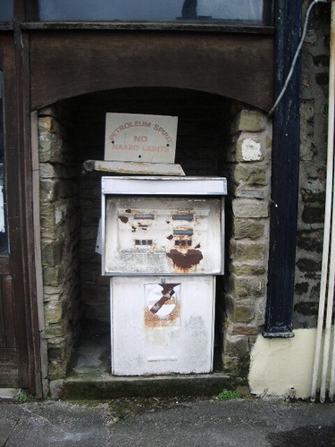 Photo petrol pump old - petrol,