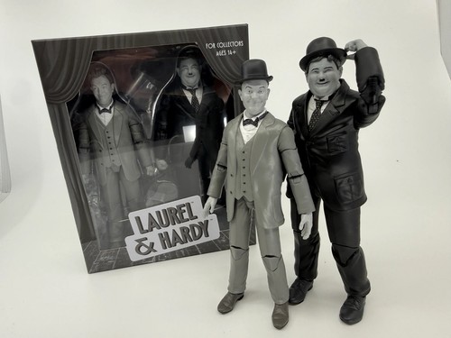 Wandering planet laurel - wandering,