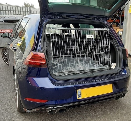 Pet world volkswagen golf - pet, vw