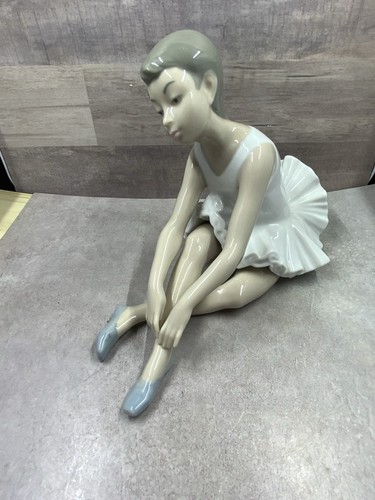 Vintage lladro nao seated - vintage,
