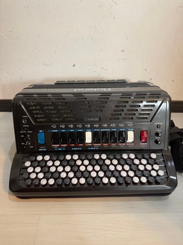 Roland v accordion - roland, fr-3b