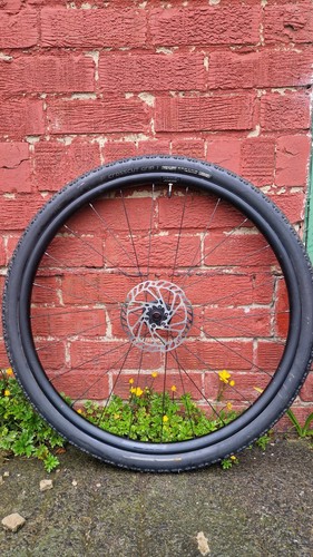 Gravel wheelset with - gravel,