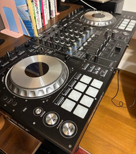 Pioneer DDJ-SZ Professional DJ