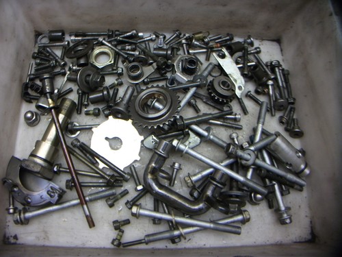Yamaha yzf rn09 - r1, screws