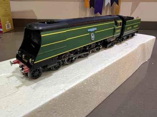 Hornby r2220 2 battle - hornby, br