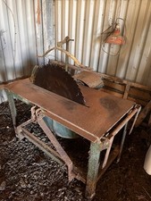 Huxtable Saw Bench - Tractor