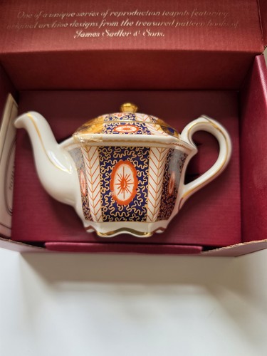 Sadler the heirloom teapot - the,