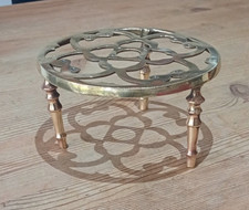Heavy vintage brass trivet hearth stand pot stand 7 1/2 inches across