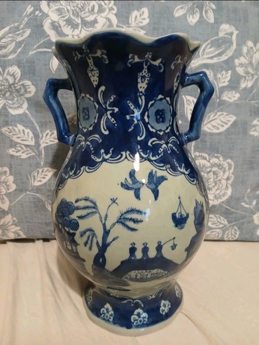 Blue chinese willow pattern - blue,