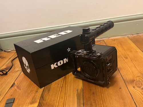 Red komodo cinema camera - cinema,