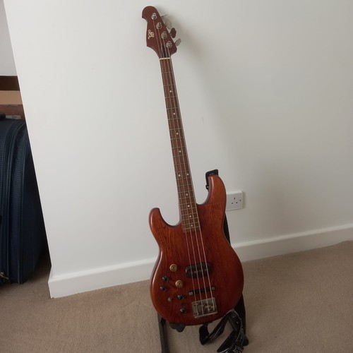 Roland g33 left - roland, bass