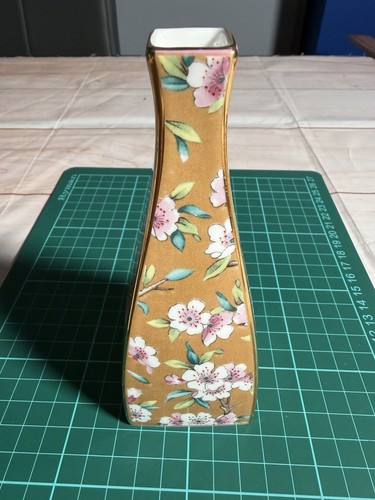 Wedgwood pottery may flowers - pottery,