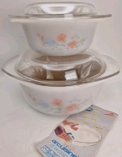 2x Arcuisine Sweetpea Floral Casserole Dish Lid Milk Glass Pyrex 21cm & 16cm NEW