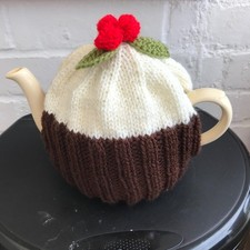 HAND KNITTED CHRISTMAS PUDDING TEA COSY  FOR A MEDIUM 3-4 cup POT cream icing