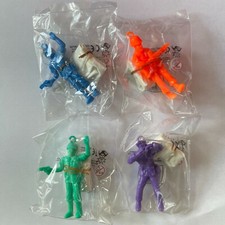 4 Hand Throwing Kids Play