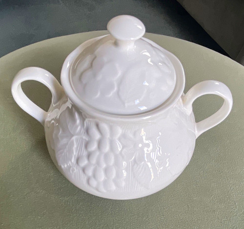 Wedgwood strawberry and vine - strawberry,