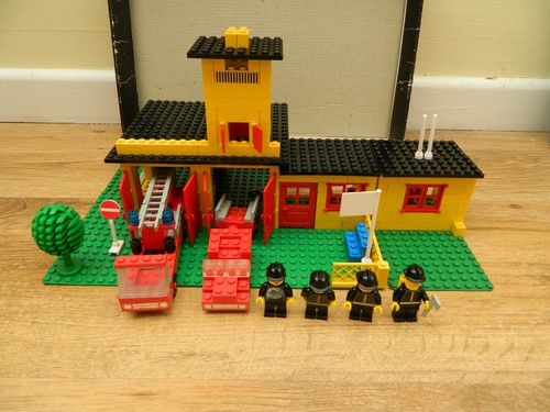 Lego town 374 - –, station