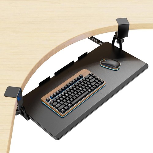 Putorsen under desk - putorsen, keyboard