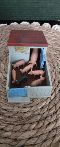 Britains farm vintage - farm, sty