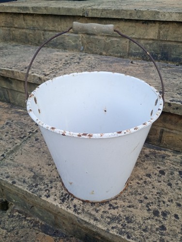 Vintage white enamelled - vintage, rusty