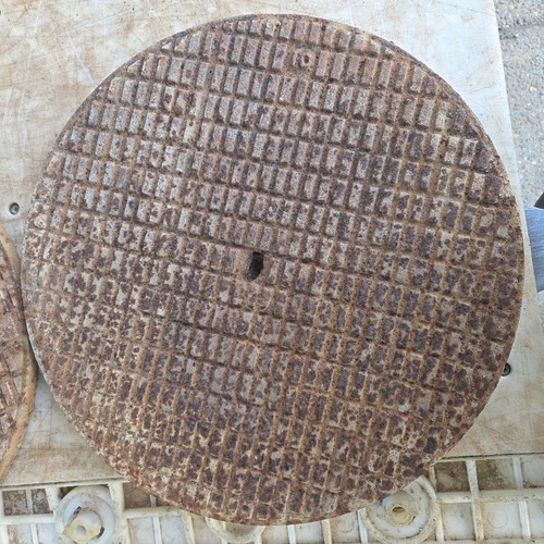 Round cast iron manhole cover - round,