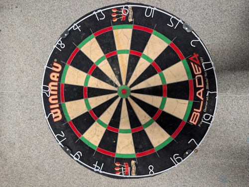 Winmau blade dart board - winmau,