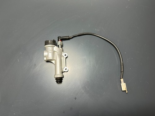 Rear brake pump - rear,