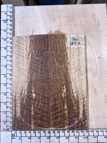 Rippled brown quarter - quarter, sawn