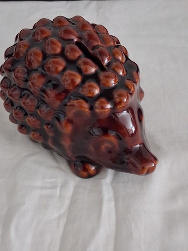 Hedgehog money box brown - money,