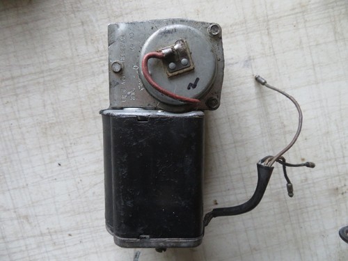 Lucas windscreen wiper motor - windscreen,