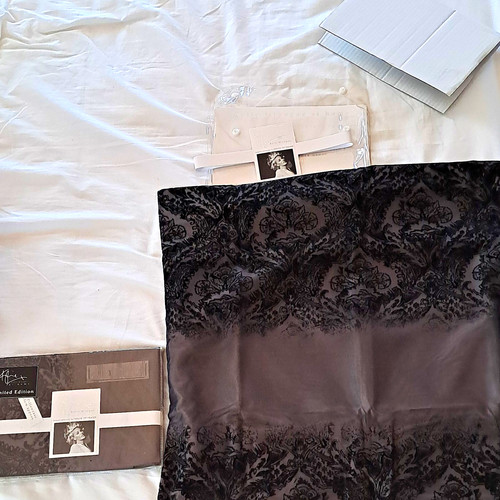 Kylie minogue home flock - home,