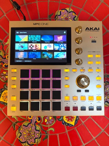 Akai mpc one standalone midi - mpc,
