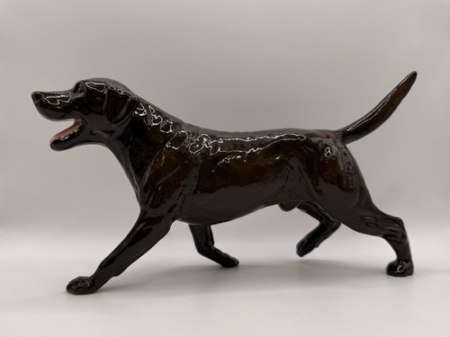 Beswick chocolate labrador - labrador,