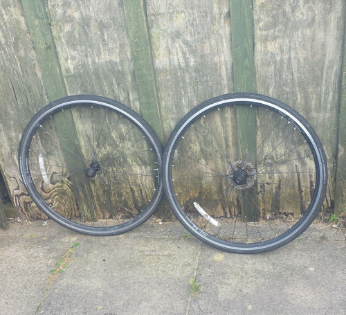 700c black aluminium road bike - aluminium,