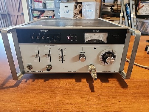 Wavetek model 3000 - model, signal