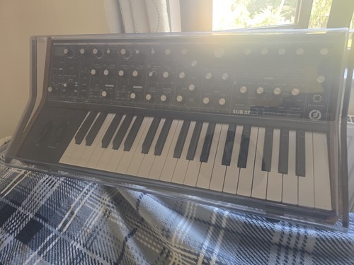 Moog sub tribute - sub, 37