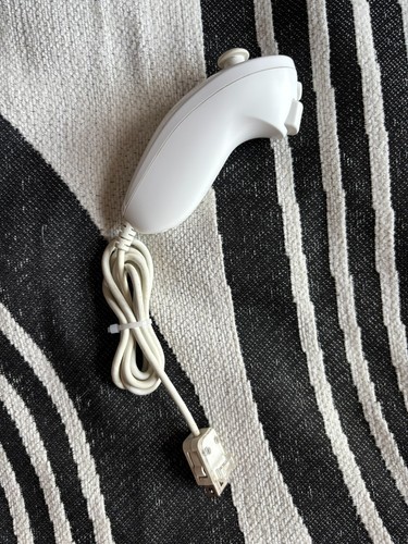 Official nintendo wii nunchuck - nintendo,