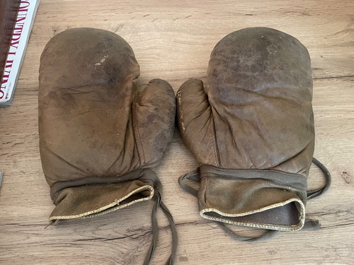 Vintage leather boxing - , gloves